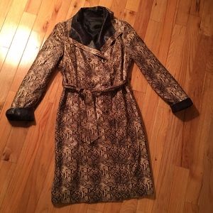Brwn/Beige/Taupe Snakeskin print trench coat